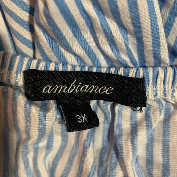 Ambiance floral embroidered blue and white stripped too 3xl - Picture 6 of 7